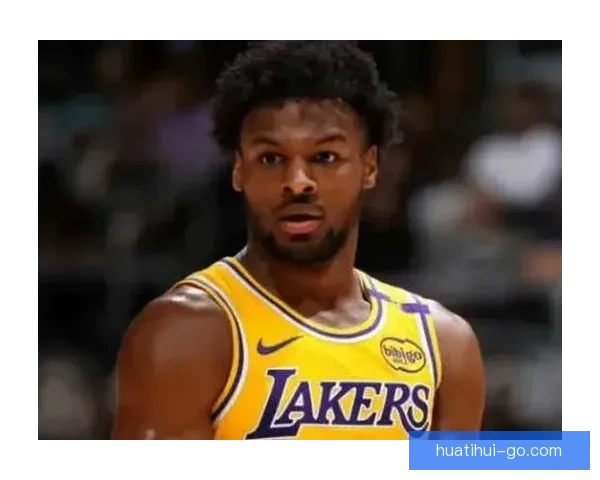 布朗尼回忆与父亲单挑比赛：赢得比赛后他不小心打碎了篮板